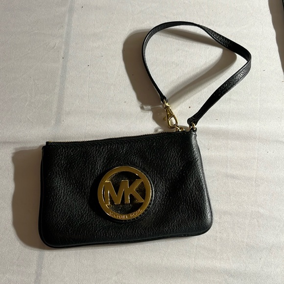 Michael Kors, black leather, wristlet, gold detail 2 inside pockets like new - Picture 1 of 16